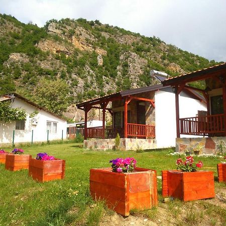 Karali Apartments Lagadin Esterno foto
