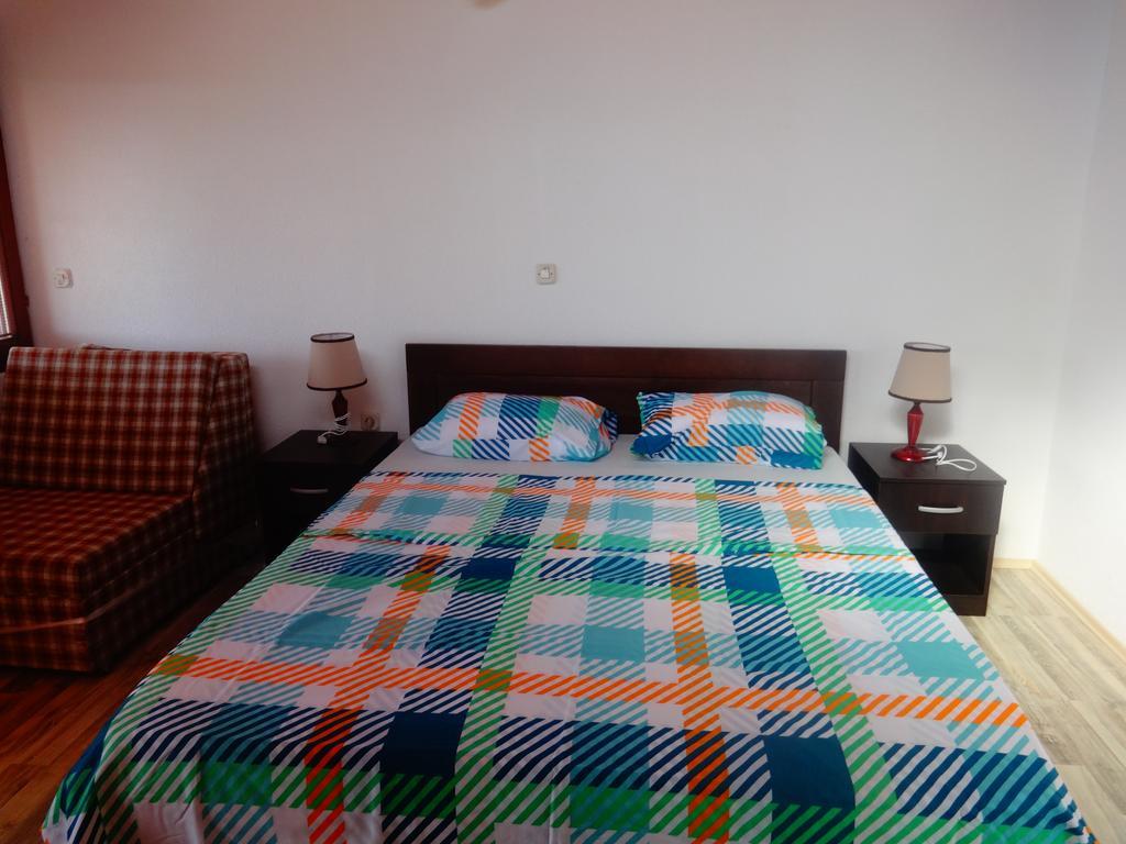 Karali Apartments Lagadin Esterno foto