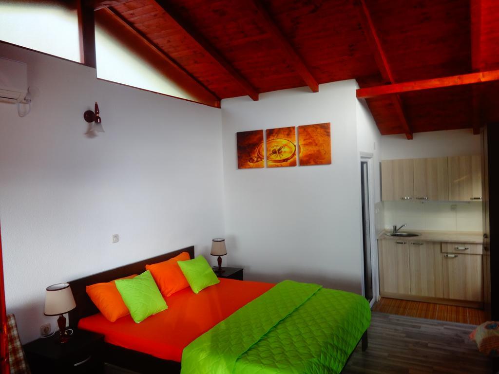 Karali Apartments Lagadin Esterno foto