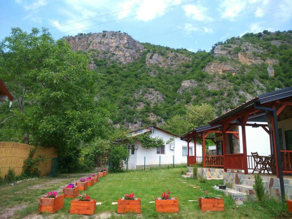 Karali Apartments Lagadin Esterno foto