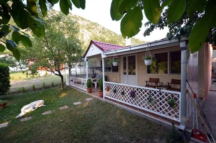 Karali Apartments Lagadin Esterno foto