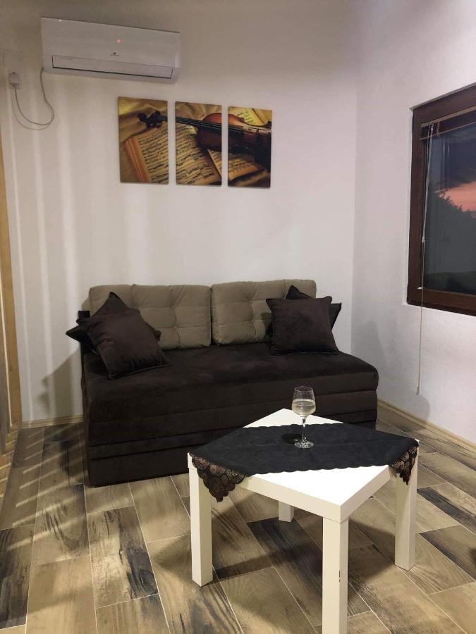 Karali Apartments Lagadin Esterno foto